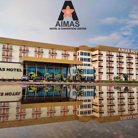 Aimas Hotel And Convention Centre Sorong Esterno foto