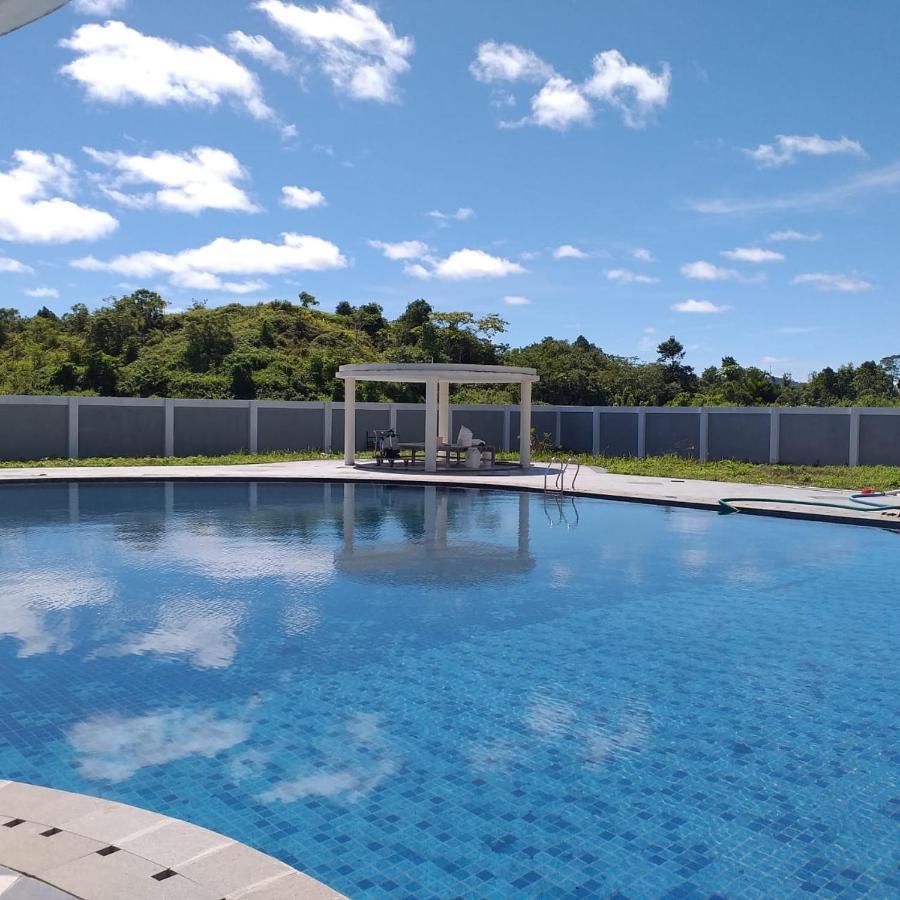 Aimas Hotel And Convention Centre Sorong Esterno foto